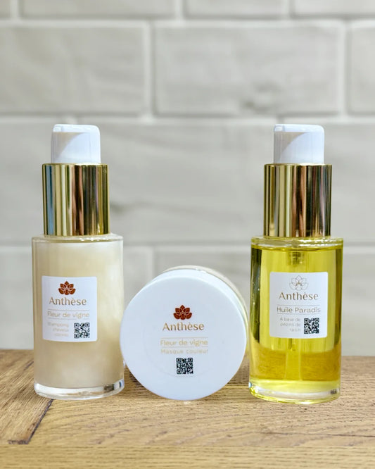 Routine Fleur de Vigne 50 ml en mise en scène, soins pour cheveux colorés.