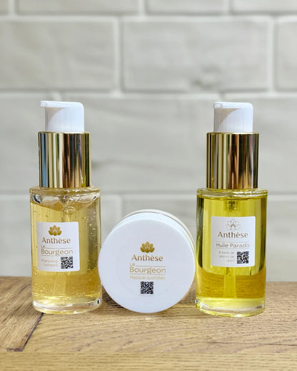 Routine Le Bourgeon format 50 ml sur un plan de travail